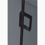 Cabina Dus Colt Batanta Wst 03 Profil Negru Sticla Fumurie 90x90x200 cm – detaliu, maner negru pe sticla fumurie, close-up