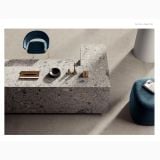 Gresie Ceppo di Gre Grey Antislip Mat 30x60 cm – ambient living, birou cu blat piatra, scaun albastru, pardoseala gresie gri