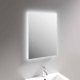 Oglinda Led Baie Dreptunghiulara 50x70 cm – ambient baie, oglinda led montata deasupra lavoarului cu robinet crom, pe perete