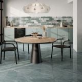 Gresie ABK Nuance Sea Green lucios 3D 60x120 cm – ambient bucatarie, bucatarie moderna cu pardoseala gri lucioasa si masa rotunda