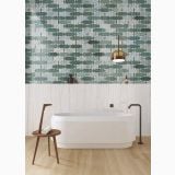 Gresie Decor ABK Sensi Fantasy Abacus 60x120 cm Lucios 3D – ambient baie, baie moderna cu cada freestanding si perete decor verde