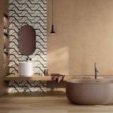 Gresie ABK Alterego Mou Mat 20x120 cm – ambient baie, baie moderna cu cada freestanding maro si pardoseala lemn