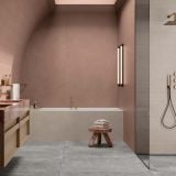 Gresie ABK Alterego Cotto Mat 20x120 cm – ambient baie, baie moderna cu cada incastrata si cabina dus, pe pardoseala