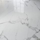 Gresie Italgraniti Statuario Lux Lucios 60x120 cm – detaliu, detaliu textura marmorata lucioasa cu reflexii de fereastra