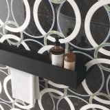 Gresie Decor ABK Sensi Fantasy Circular 60x120 cm Lucios 3D – ambient baie, perete decor cu cercuri, suport prosop si sapunuri