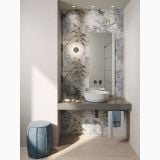 Gresie Decor ABK Sensi Fantasy Tahiti 60x120 cm Lucios 3D – ambient baie, baie cu perete floral decorativ, oglinda si taburet albastru