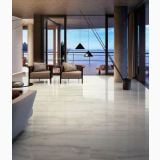 Gresie Akoya White Mat 30x60 cm – ambient living, living luminos cu perete de sticla spre terasa, pe pardoseala