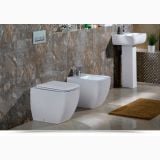 Vas WC La Perete Metro Cu Capac Soft Close – ambient baie, baie moderna cu marmura, vas wc, bideu si lavoar, pe pardoseala