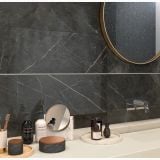 Gresie Abk Pietra Grey Sable Mat 60x60 cm – ambient baie, baie moderna cu perete gresie gri si oglinda rotunda
