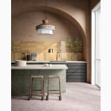 Gresie Progetto PO 04 Agave 20x20 cm – ambient bucatarie, bucatarie cu insula verde, gresie roz pe pardoseala
