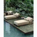 Gresie Portelanata Dimore DI 03 Amazzonite 20x20 cm – ambient piscina, sezlonguri crem langa piscina pe pardoseala verde marmorata