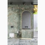 Gresie Portelanata HPM 03 Amazzonite Mat 120x120 cm – ambient baie, baie moderna cu nisa arcuita si gresie verde, pe pardoseala si perete