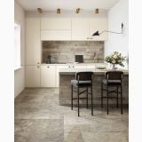 Gresie Lavaredo HLA 3 60x120 cm Antislip – ambient bucatarie, bucatarie moderna cu insula, faianta gri si pardoseala gresie