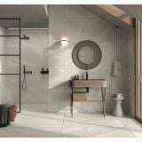 Gresie Portelanata iTiles StoneForm Bianco 60x120 cm – ambient baie, baie moderna cu lavoar suspendat, oglinda rotunda si dus, pe pardoseala si perete