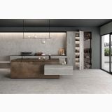 Gresie Abk Native Ash Mat 60x120 cm – ambient bucatarie, bucatarie moderna cu insula metalica si pardoseala gri