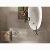 Gresie Rectificata Square Avenue 80x80 cm – ambient baie, vedere de sus baie cu cada alba si pardoseala gri