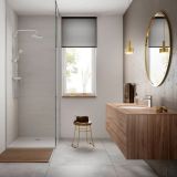 Baterie Dus Hansgrohe Vernis Blend Finisaj Crom – ambient baie, baie moderna cu dus sticla, oglinda ovala aurie, pe perete