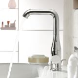 Baterie Lavoar Grohe Essence L Size Finisaj Crom – ambient baie, baterie crom pe lavoar cu apa curgand