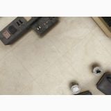 Gresie Portelanata iTiles Travertino Beige Lucios 60x120 cm – ambient comercial, vedere de sus, magazin cu pardoseala travertino, mobilier expunere
