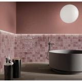 Faianta ABK Poetry Colors Blush Lucios 10x10 cm – ambient baie, baie moderna cu cada rotunda si perete roz texturat