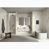 Lastra Gresie Italgraniti Calacatta Extra Mat 120x280x0,6 cm – ambient baie, baie moderna cu cada freestanding, pereti marmura calacatta, pe pardoseala si perete