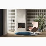 Faianta Terre TG5 Cenere Brick 5X20 cm – ambient living, living modern cu semineu, fotoliu roz si covor rotund, pe perete