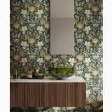 Gresie Decor Sunwood Jardin 05 60x120 cm – ambient baie, baie cu tapet floral, blat marmura si lavoar sticla, pe perete