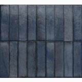 Gresie Portelanata Tetris Ocean Lucios 5X20 cm – detaliu, placi verticale albastru-oceanic lucioase montate pe perete