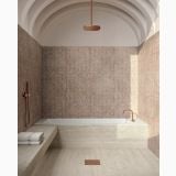 Gresie Deco Studio Damascus 60x120 cm – ambient baie, baie eleganta cu cada, tavan arcuit si robinet cupru, pe perete