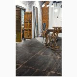Treapta Blendart Dark 33x120cm – ambient living, living industrial cu pardoseala neagra imitatie lemn si caramida
