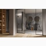 Gresie Bergstone Dark 120x120 cm – ambient baie, baie moderna cu doua lavoare, oglinzi rotunde si dus sticla, pe pardoseala si perete