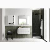 Mobilier Baie Riflat Easy Finisaj Alb Mat cu doua sertare L.70 cm – ambient baie, baie moderna cu mobilier alb, dus cu faianta verde, pe perete