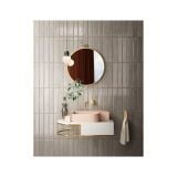 Faianta Frammenti FR 05 Grigio Brick 7.5x40 cm – ambient baie, perete faianta verticala, oglinda aurie, lavoar roz
