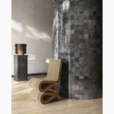 Faianta Portelanata Pixel Black Lucios 10x10cm – ambient living, perete cilindric placat cu mozaic negru lucios