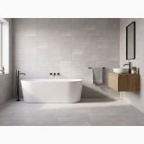 Gresie Efect Beton Essence Materia Urban Mat 30x60 cm – ambient baie cu cadă freestanding