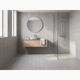 Gresie Terrazzo Blend Gravel Grey Mat 30x60 cm – ambient baie modernă