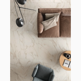Gresie Abk Calacatta Select Sable Mat 60x120 cm – ambient living, vedere de sus canapea maro si fotoliu gri pe gresie, pe pardoseala