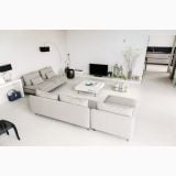 Gresie Concrete Ice 60x60x0.48 cm – ambient living, living modern cu canapele gri si pardoseala alba