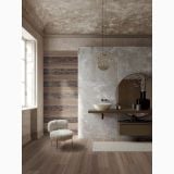 Lastra Gresie Ghost Grey Mat 120x280 cm – ambient baie, baie eleganta cu pereti texturati si pardoseala lemn