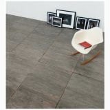 Treapta Blendart Grey 33x120cm – ambient living, pardoseala gri cu scaun balansoar alb si tablouri