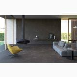 Gresie Gardena HGR 8 Nero 60x60 cm – ambient living, living modern cu canapea gri si fotoliu galben, pe pardoseala