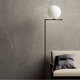 Lastra Gresie HBO 5 Bronzo Amani Mat 120x278 cm – ambient living, perete gresie gri marmorata, canapea si lampa design