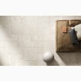 Gresie Lavaredo HLA 10 20x40 cm Antislip – ambient living, pardoseala gresie bej cu canapea si sfera decorativa