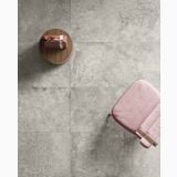 Gresie Lavaredo HLA 5 60x60 cm Mat – ambient living, pardoseala gri mata vazuta de sus cu scaun roz