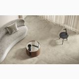 Gresie Exterior Lavaredo HLA 201 Beige 60x60x2 cm – ambient living, living modern cu canapea gri si masuta rotunda, pe pardoseala
