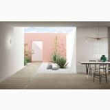 Gresie Timeline HTL 9 Taupe 120x120 cm – ambient living, gresie taupe in living cu perete roz si masa design, pe pardoseala
