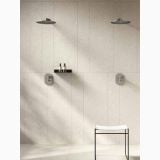 Gresie Wild HWD 10 Bone 30x60 cm – ambient baie, dus modern cu pereti si pardoseala bej texturata, pe pardoseala si perete