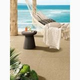 Gresie Wild HWD 1 Amber Grip 30x60 cm – ambient terasa, terasa cu hamac, plante si vedere la mare, pe pardoseala