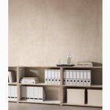 Gresie Portelanata I Cementi Ivory 120x120 cm – ambient living, raft lemn cu carti, dosare si cutii decorative, pe perete