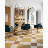 Gresie Inclusioni Clasic Avorio Mat 120x120x1.2 cm – ambient comercial, salon coafor cu pardoseala terrazzo in carouri colorate